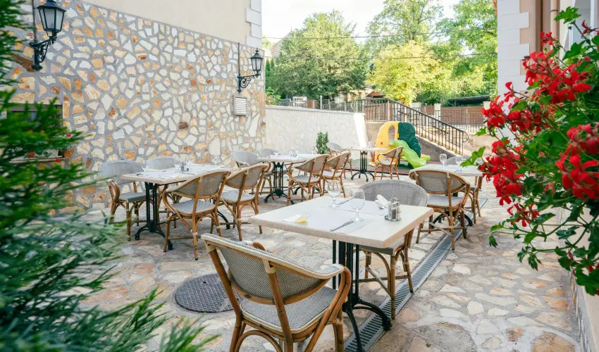 Kikelet Club Hotel Miskolctapolca - Kedvezm�nyes �r csal�dok r�sz�reak reggelis ell�t�ssal (1 �jt�l)