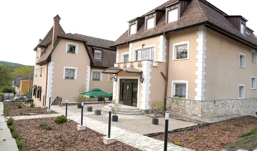 Kikelet Club Hotel Miskolctapolca - Kedvezm�nyes �r csal�dok r�sz�reak reggelis ell�t�ssal (1 �jt�l)