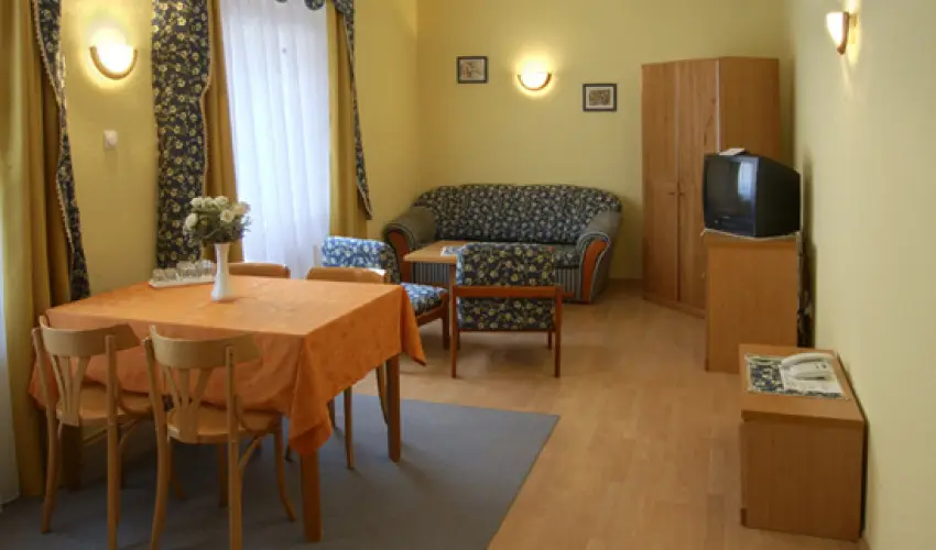 Kikelet Club Hotel Miskolctapolca - Kedvezmnyes r csaldok rszreak flpanzis elltssal (1 jtl)