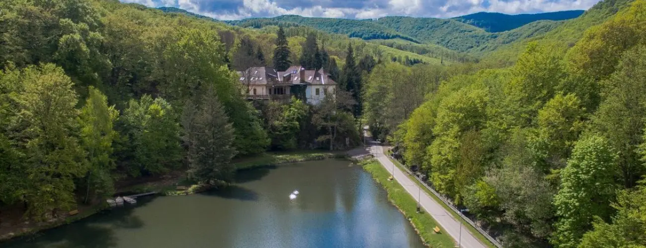 Kkapu Vadszkastly s Hotel & Apartments Nagyhuta - Htkznapi ajnlat - flpanzis elltssal (min. 2 j)