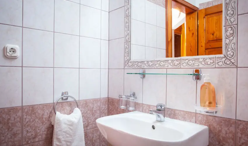 Kkapu Vadszkastly s Hotel & Apartments Nagyhuta - Csaldi nyarals - reggelis elltssal (min. 3 j)