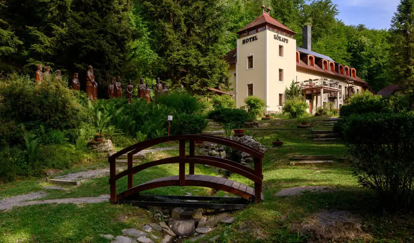 Kkapu Vadszkastly s Hotel & Apartments Nagyhuta - Csaldi nyarals - reggelis elltssal (min. 3 j)