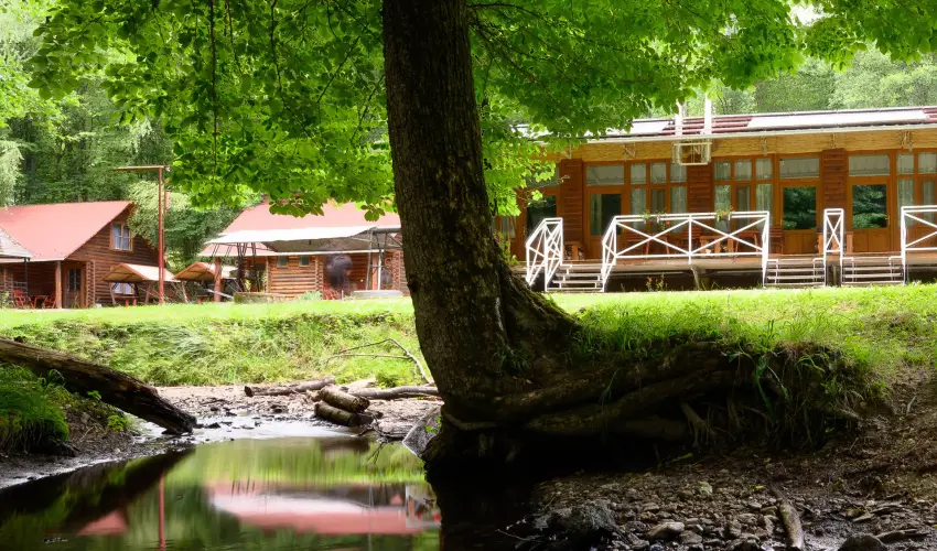 Kkapu Vadszkastly s Hotel & Apartments Nagyhuta - Csaldi nyarals - reggelis elltssal (min. 3 j)