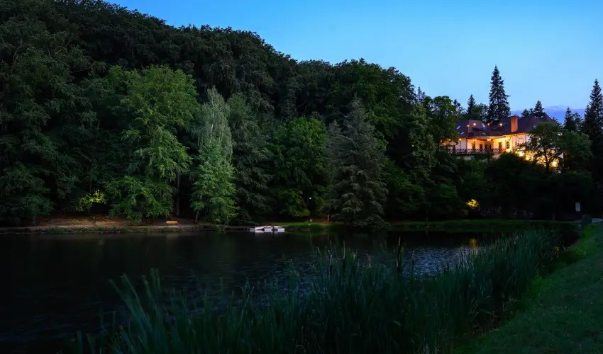 Kkapu Vadszkastly s Hotel & Apartments Nagyhuta - Csaldi nyarals - reggelis elltssal (min. 3 j)