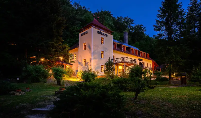 Kkapu Vadszkastly s Hotel & Apartments Nagyhuta - Csaldi nyarals - reggelis elltssal (min. 3 j)