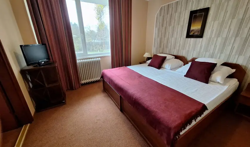 Komfort Hotel Platn Harkny - Kedvezmnyes r csaldok rszreak flpanzis elltssal (1 jtl)