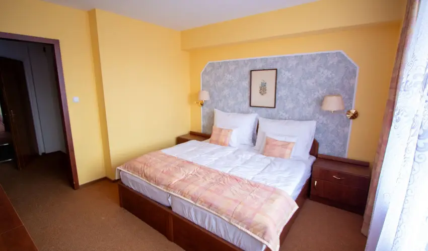 Komfort Hotel Platn Harkny - Kedvezmnyes r csaldok rszreak flpanzis elltssal (1 jtl)