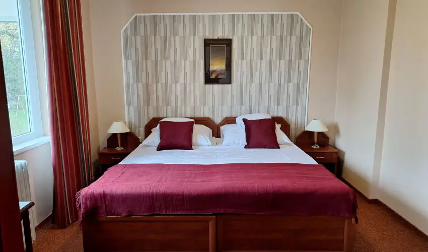 Komfort Hotel Platn Harkny - Kedvezmnyes r csaldok rszreak flpanzis elltssal (1 jtl)