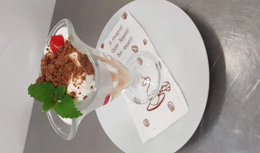 Komfort Hotel Platn Harkny - Kedvezmnyes r csaldok rszreak flpanzis elltssal (1 jtl)