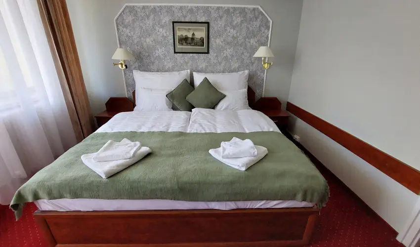 Komfort Hotel Plat�n Hark�ny - Kedvezm�nyes �r csal�dok r�sz�reak f�lpanzi�s ell�t�ssal (1 �jt�l)