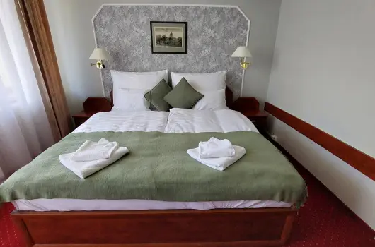 Komfort Hotel Platn - Kedvezmnyes r csaldok rszreak reggelis elltssal (1 jtl)