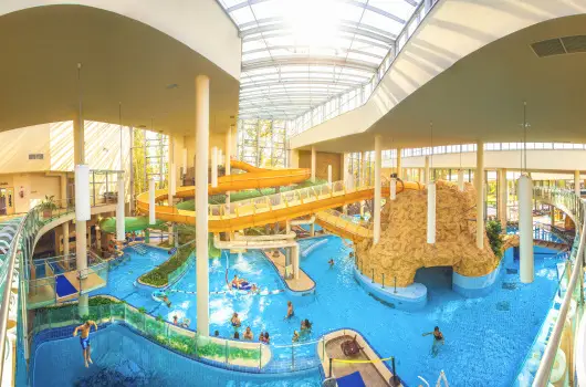 Koml� Hotel, Gyula