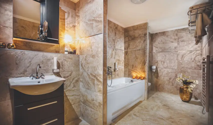 Koml Hotel Gyula - Szlls reggelivel (1 jtl)