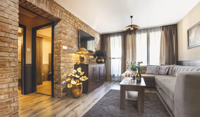 Koml Hotel Gyula - Szlls reggelivel (1 jtl)