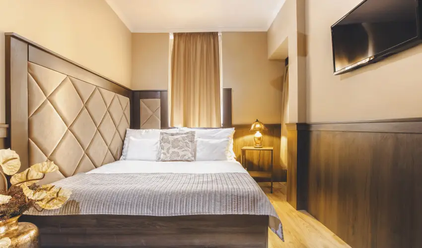 Koml Hotel Gyula - Szlls reggelivel (1 jtl)