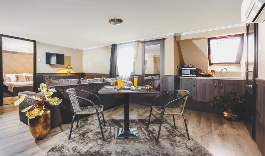 Koml Hotel Gyula - Szlls reggelivel (1 jtl)