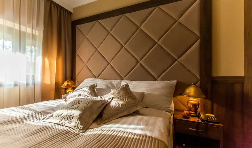 Koml Hotel Gyula - Szlls reggelivel (1 jtl)