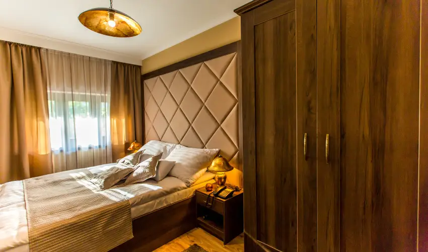 Koml Hotel Gyula - Szlls reggelivel (1 jtl)