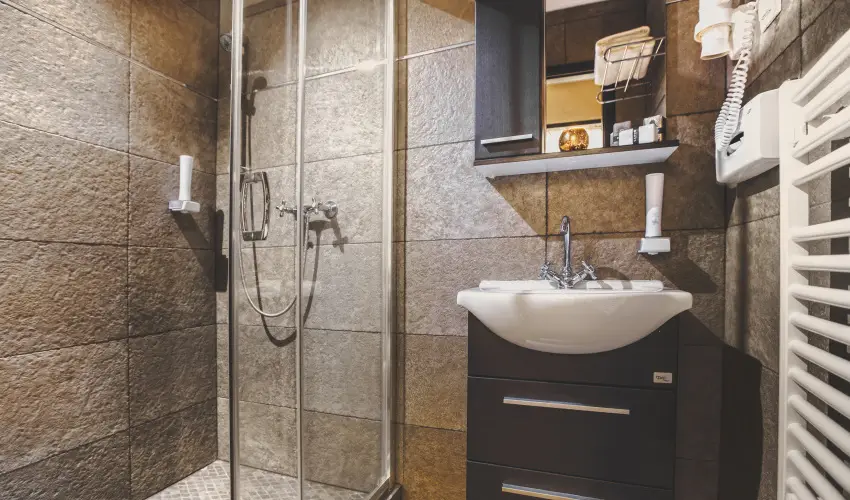 Koml Hotel Gyula - Szlls reggelivel (1 jtl)