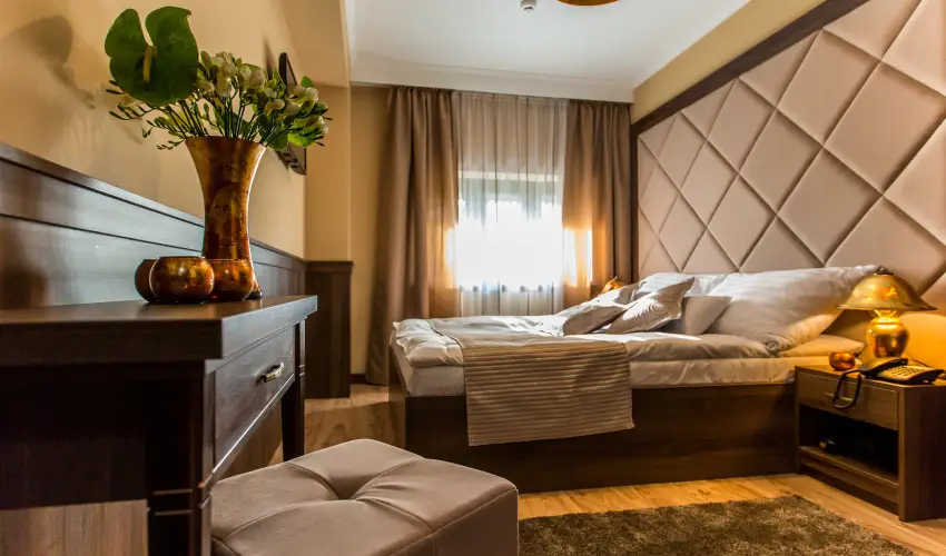 Koml Hotel Gyula - Szlls reggelivel (1 jtl)