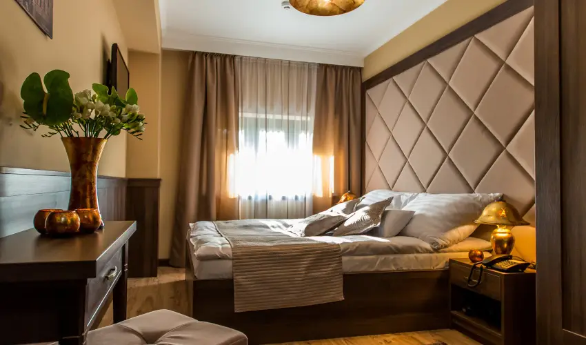 Koml Hotel Gyula - Szlls reggelivel (1 jtl)