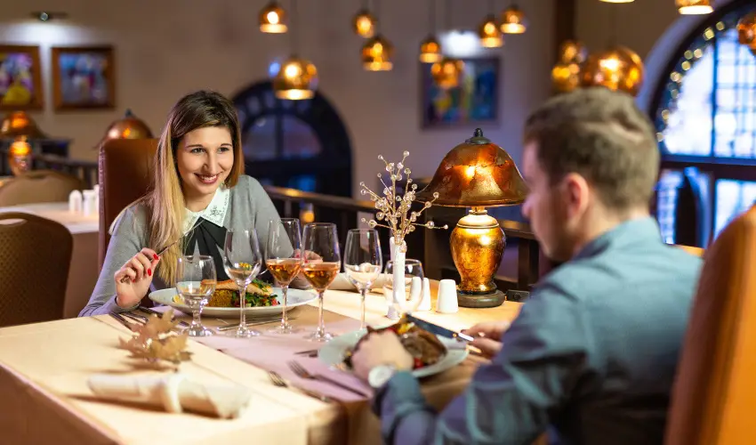 Koml Hotel Gyula - Szlls reggelivel (1 jtl)