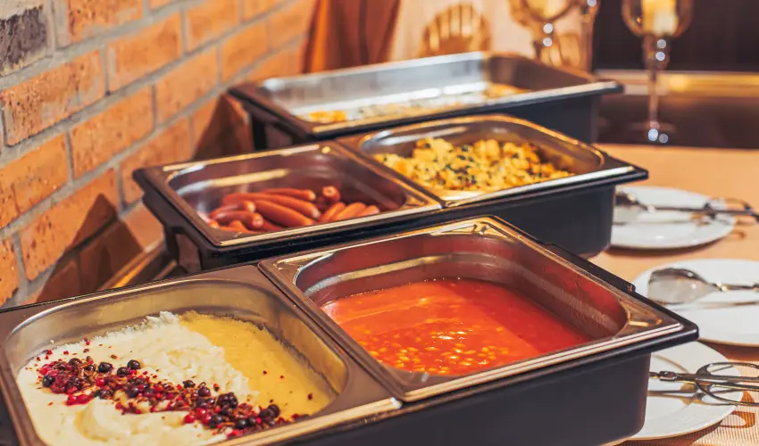 Koml Hotel Gyula - Szlls reggelivel (1 jtl)