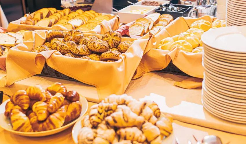 Koml Hotel Gyula - Szlls reggelivel (1 jtl)