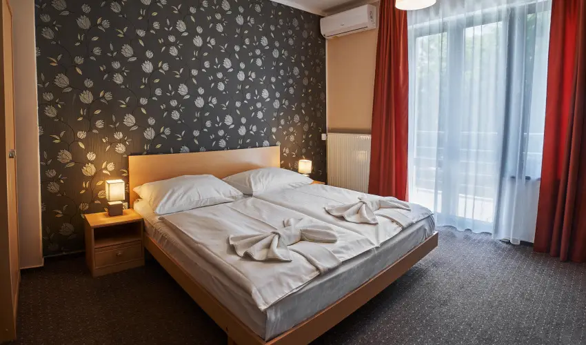 Korona Hotel Harkány Harkány - Kedvezményes ár családok részéreak félpanziós ellátással (1 éjtől)
