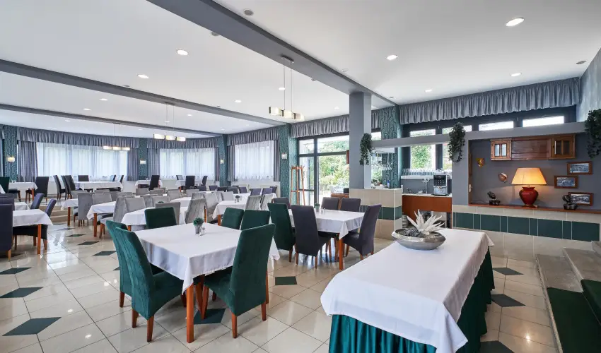 Korona Hotel Harkány Harkány - Kedvezményes ár családok részéreak félpanziós ellátással (1 éjtől)