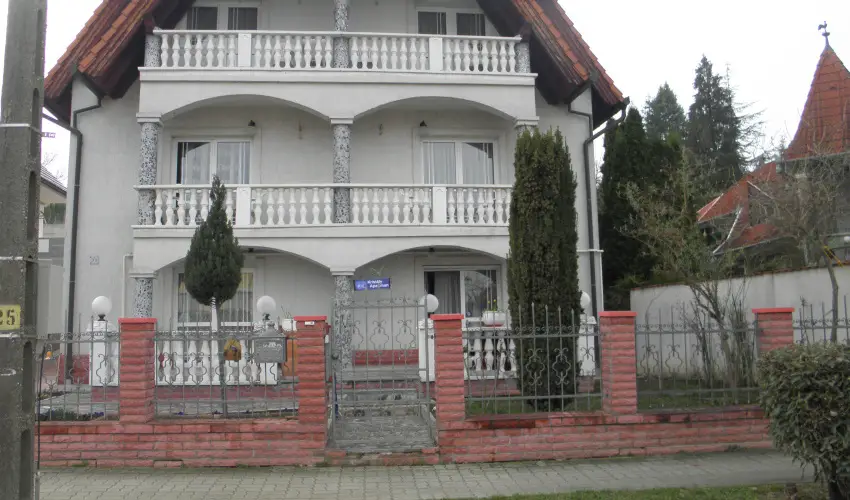 Kristly Apartman Hvz - Kedvezmnyes r csaldok rszreak (1 jtl)