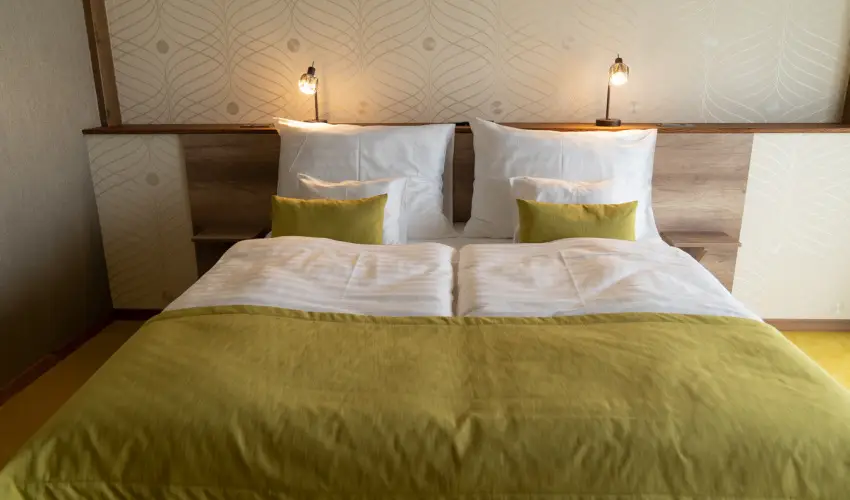 Krist�ly Hotel Konferencia & Wellness Ajka - Kedvezm�nyes �r csal�dok r�sz�reak reggelis ell�t�ssal (1 �jt�l)