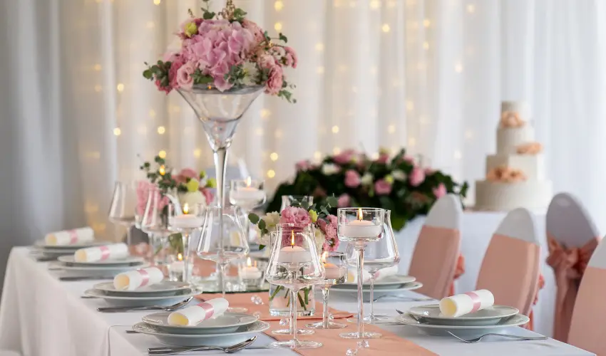 Krist�ly Hotel Konferencia & Wellness Ajka - Kedvezm�nyes �r csal�dok r�sz�reak reggelis ell�t�ssal (1 �jt�l)