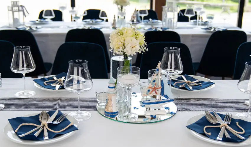 Krist�ly Hotel Konferencia & Wellness Ajka - Kedvezm�nyes �r csal�dok r�sz�reak reggelis ell�t�ssal (1 �jt�l)