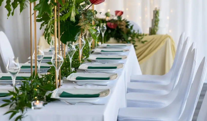 Krist�ly Hotel Konferencia & Wellness Ajka - Kedvezm�nyes �r csal�dok r�sz�reak reggelis ell�t�ssal (1 �jt�l)