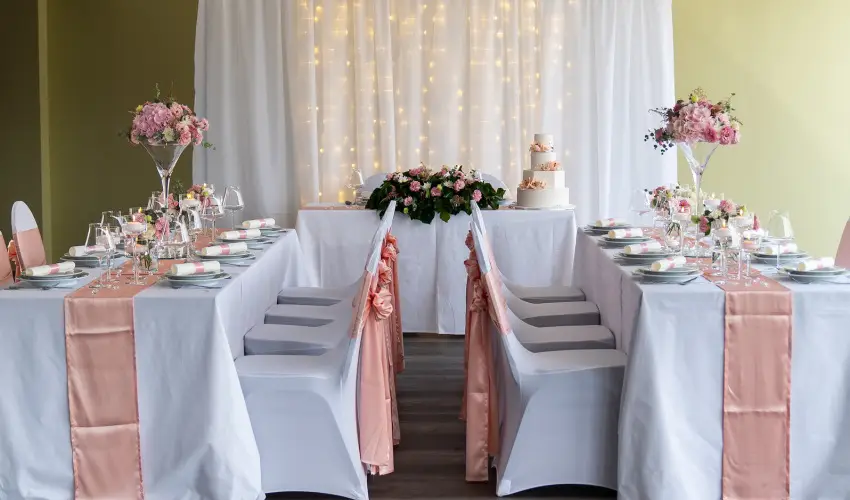 Krist�ly Hotel Konferencia & Wellness Ajka - Kedvezm�nyes �r csal�dok r�sz�reak reggelis ell�t�ssal (1 �jt�l)