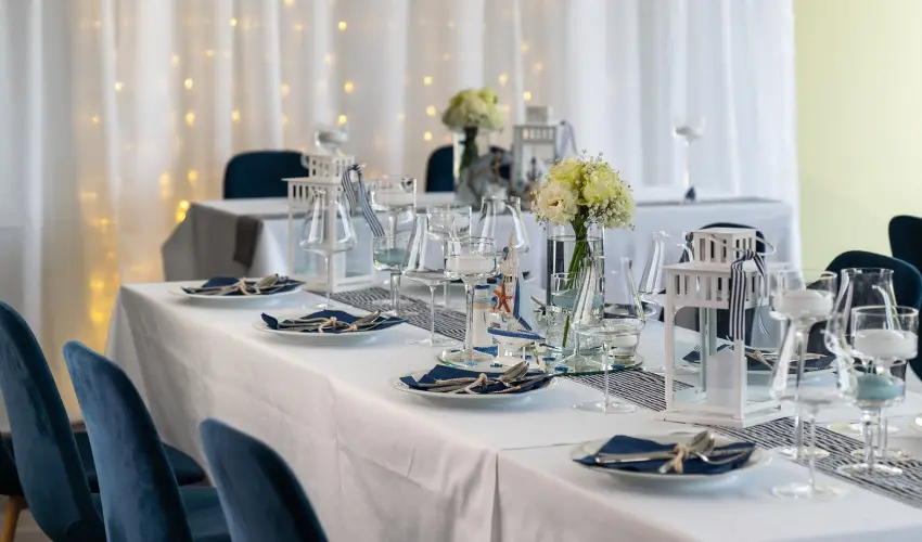 Krist�ly Hotel Konferencia & Wellness Ajka - Kedvezm�nyes �r csal�dok r�sz�reak reggelis ell�t�ssal (1 �jt�l)