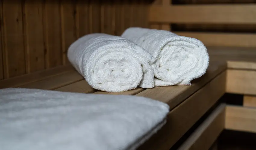 Krist�ly Hotel Konferencia & Wellness Ajka - Kedvezm�nyes �r csal�dok r�sz�reak reggelis ell�t�ssal (1 �jt�l)