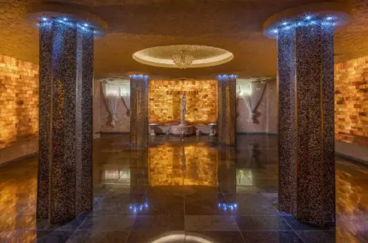 Krist�ly Imperial Hotel - Egy �jszak�s kaland (1 �jszaka)