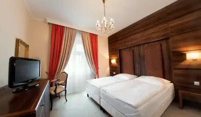 Krist�ly Imperial Hotel Tata