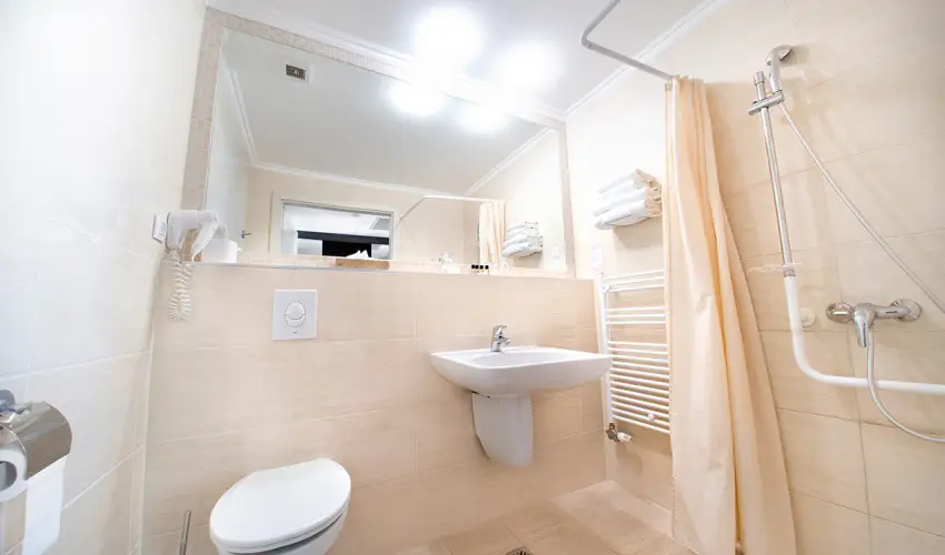 Krist�ly Imperial Hotel Tata - Egy �jszak�s kaland (1 �jszaka)