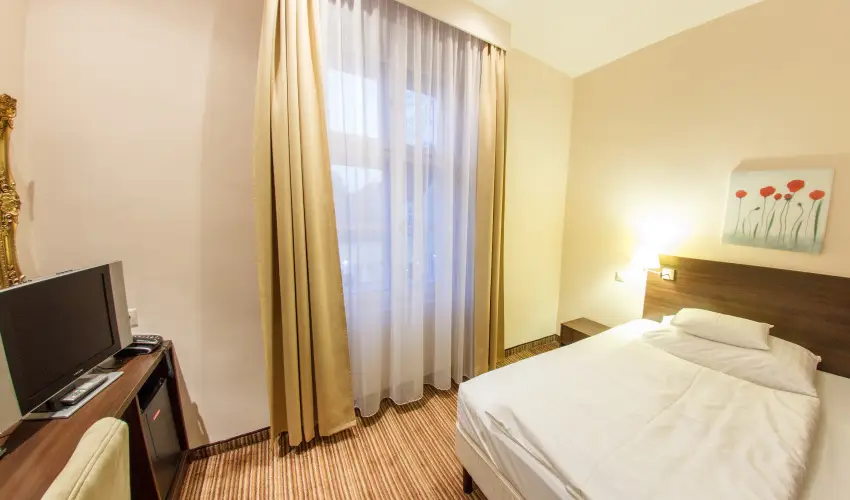 Krist�ly Imperial Hotel Tata - Egy �jszak�s kaland (1 �jszaka)