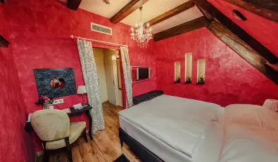 Krist�ly Imperial Hotel Tata