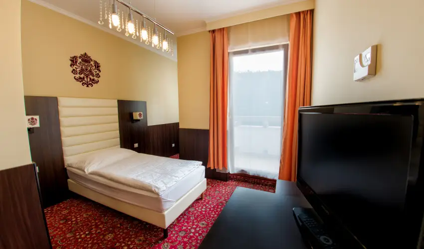 Krist�ly Imperial Hotel Tata - Egy �jszak�s kaland (1 �jszaka)