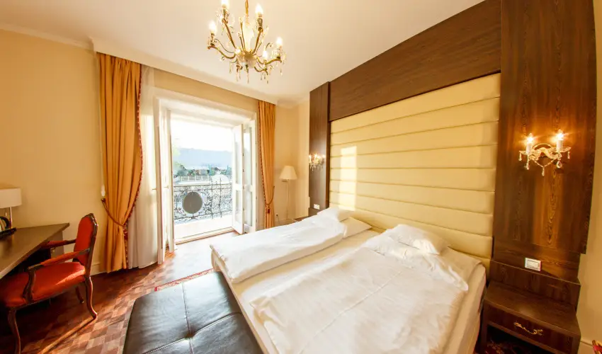 Krist�ly Imperial Hotel Tata - Egy �jszak�s kaland (1 �jszaka)