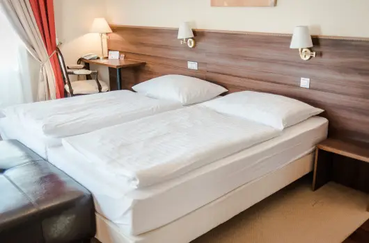 Krist�ly Imperial Hotel - Kedvezm�nyes �r csal�dok r�sz�reak reggelis ell�t�ssal (1 �jt�l)