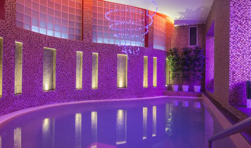 Krist�ly Imperial Hotel Tata - Egy �jszak�s kaland (1 �jszaka)