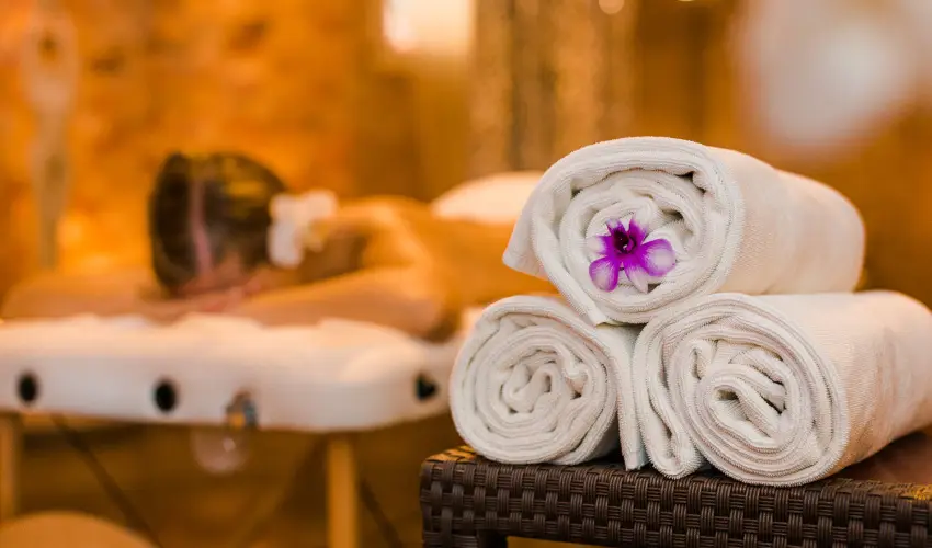 Krist�ly Imperial Hotel Tata - Egy �jszak�s kaland (1 �jszaka)