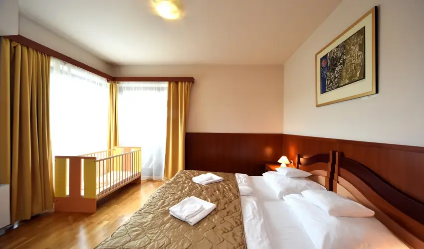 Hotel Kum�nia Kis�jsz�ll�s - Kedvezm�nyes kikapcsol�d�s (min. 2 �j)