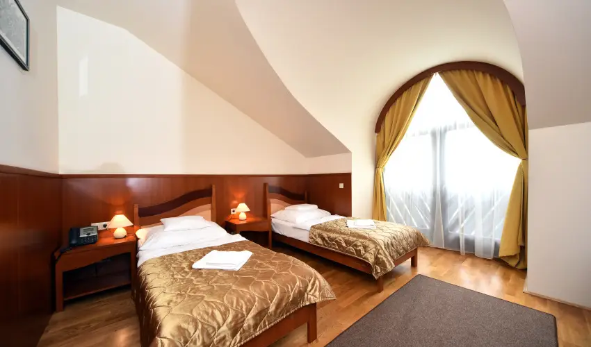 Hotel Kum�nia Kis�jsz�ll�s - Kedvezm�nyes kikapcsol�d�s (min. 2 �j)